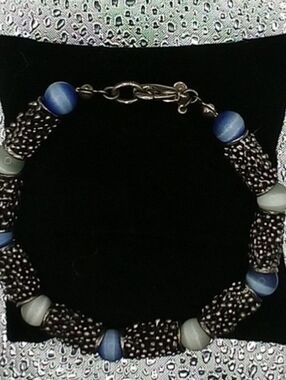 Premiere Designs Morocco Bracelet, Beaded, Cat's Eye Blue And White Silver Tone